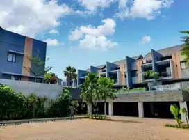 DIJUAL RUMAH DALAM TOWNHOUSE DI KEMANG NUANSA RESORT TENANG DAN NYAMAN