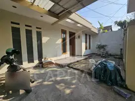 BARU RENOV RUMAH BAGUS DI TAMAN HOLIS INDAH DEKAT TOL PASIRKOJA