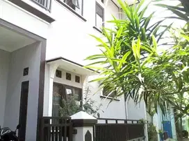 Dijual Rumah Strategis Cikutra Bandung