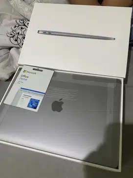 Apple macbook air (13”)