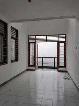 DIJUAL RUMAH 2LT DI METLAND PURI UK.8X20m2 SHM HARGA BISA NEGO