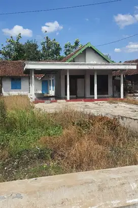 Rumah Kelurahan Balongmacekan Kec Tarik Kab Sidoarjo