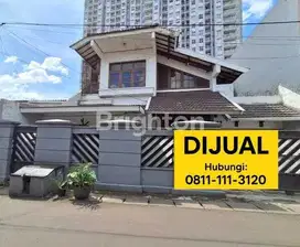 Rumah Furnished 2 Lt Luas di Menteng Dalam Tebet Dekat Kuningan & SCBD