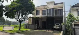 Dijual Rumah Semi Ruko di Batununggal Indah