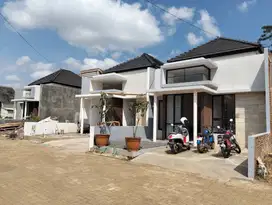 Rumah SHM Split Saptoraya Pakis Malang