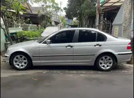 BMW 318i 2004 Bensin