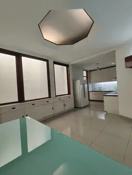 Rumah mewah strategis di Taman Duta - Pondok Indah Jakarta Selatan