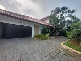 Dijual Modern Luxury & Comfy House at Kemang Timur