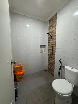 DIJUAL CEPAT! Rumah 3 lt di Metro Permata