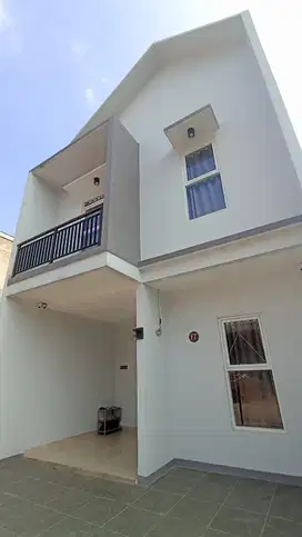 RUMAH DI BANDUNG BARAT DKT STASIUN KCIC 700JTAN ADA PRIVATE POOL NYA