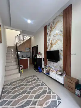 Cluster 2 lt nempel perumahan Green Lake Tangerang