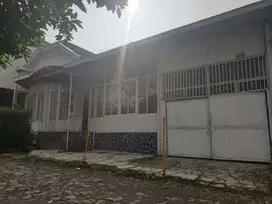 Jarang ada dijual rumah antik kolonial lokasi strategis di Dago