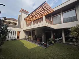 Rumah Mewah Full Furnished di Mekarwangi