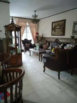Dijual rumah luas posisi hook di Riung Bandung