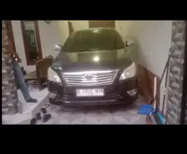 Dijual kijang innova 2013