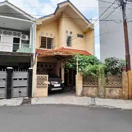 Rumah 3 Lantai, Bagus di Pancoran, Jakarta Selatan