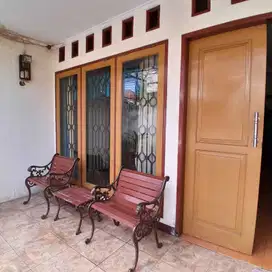 Rumah 2 Lantai di Mampang Prapatan, Jakarta Selatan