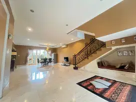 Temukan rumah 3 lantai Furnished di Cempaka Putih, Jakarta Pusat