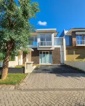 Rumah Harewood, Royal Residence  MINIMALIS, SIAP HUNI, CARPORT