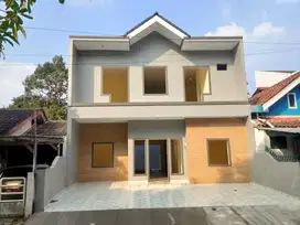 Dijual Rumah 2 Lantai Full Renov di Griya Loka, BSD City, Tangerang