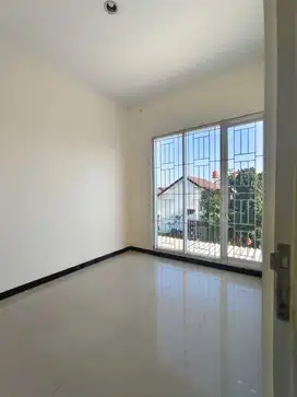 Dijual Rumah Minimalis 2 Lantai di Taman Kopo Indah TKI 5