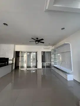 DIJUAL Rumah PIK2 uk 10X15 SEMI FURNISHED HARGA 5.5M