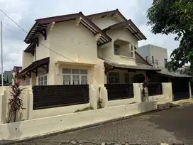 Dijual Rumah Bagus Siap Huni di Bintaro Sektor 2