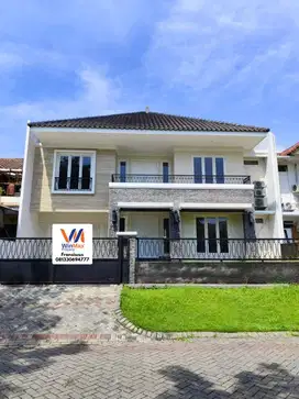 DIJUAL RUMAH PREMIUM Pakuwon City Cluster dekat Papaya