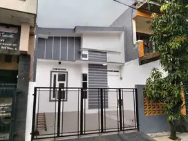 RUMAH 2 LANTAI MINIMALIST DENGAN MEZANINE DI GRAHA HARAPAN SIAP HUNI