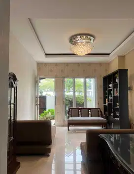 Di Jual Rumah Bagus 2 lantai Di Villa Melati Mas