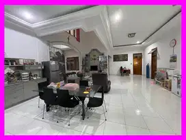 Dhyana Rumah ukuran 18x20m di komplek taman harapan indah Jelambar  Lt