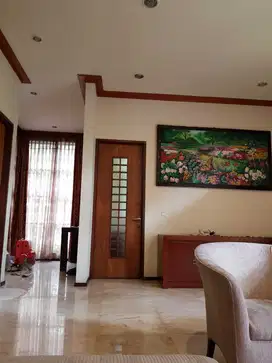 DIJUAL RUMAH KOMPLEK PALACIO