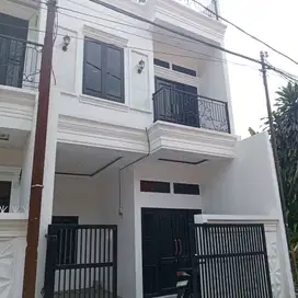 Rumah Dekat Stasiun Lenteng Agung, Jagakarsa Jaksel Jakarta Selatan