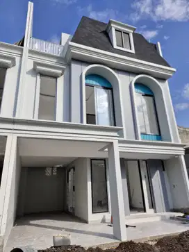 RUMAH CLUSTER MEWAH CLASSIC EROPA DI JAKARTA TIMUR 1 Man STRATEGIS