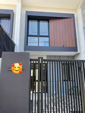 RUMAH MEWAH 2 LANTAI DI MANUKAN SURABAYA BARAT