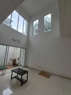 Rumah Bagus Di Riviera At Puri Luas 8x15m 2 Lantai Posisi Hoek
