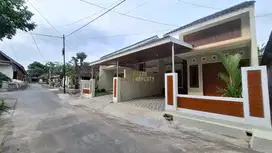 RUMAH MODERN BARU SIAP HUNI, DEKAT PASAR SIDOREJO BARU