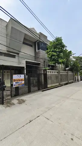 Rumah 2 Lantai Bangunan Kokoh di Green Ville