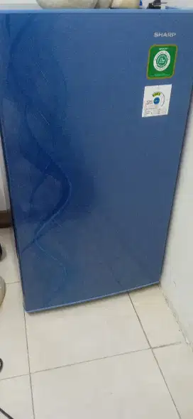 LEMARI ES SHARP KULKAS SHARP(LIKE NEW CONDITION)