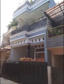 RUMAH MEWAH 3 LANTAI DI KOKPLEK ABADI DUREN SAWIT