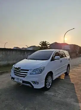INNOVA G LUXURY 2.0 AT 2014