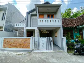 RUMAH MODERN DI LINGKUNGAN NASIONALIS, DEKAT PASAR GENTAN