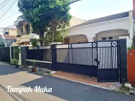 ZN30 Rumah 200 m2 Murah di Kebon Baru Tebet Jakarta Selatan