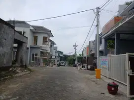 Tanah rukos mutiara kampus