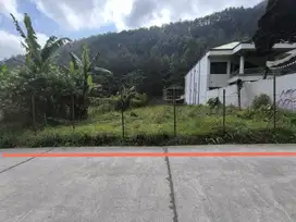Tanah datar siap bangun di komplek wisata Tawangmangu