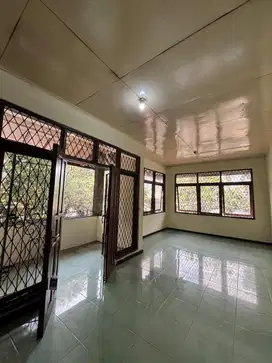 Rumah Hoek Siap Huni Strategis di Sarijadi Dekat Tol Pasteur