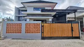 RUMAH CANTIK BESAR, MINI CLUSTER DEKAT STADION MAGUWO
