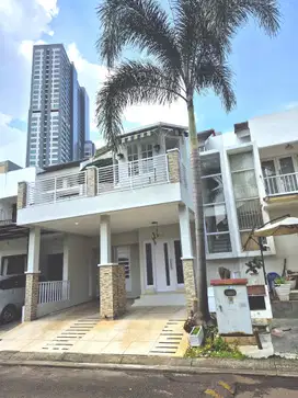 EMERALD TOWNHOUSE RUMAH CANTIK FUL RENOV SIAP HUNI DISCOVERY KEBAYORAN