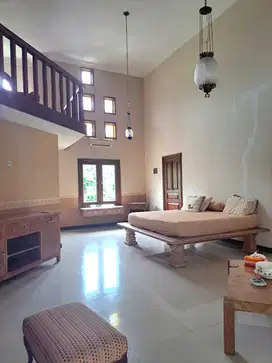 Raya Darmo Indah Rumah Bagus Rasa Villa Satelit