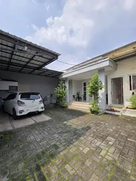 Rumah second semi furnished siap huni di duren sawit
